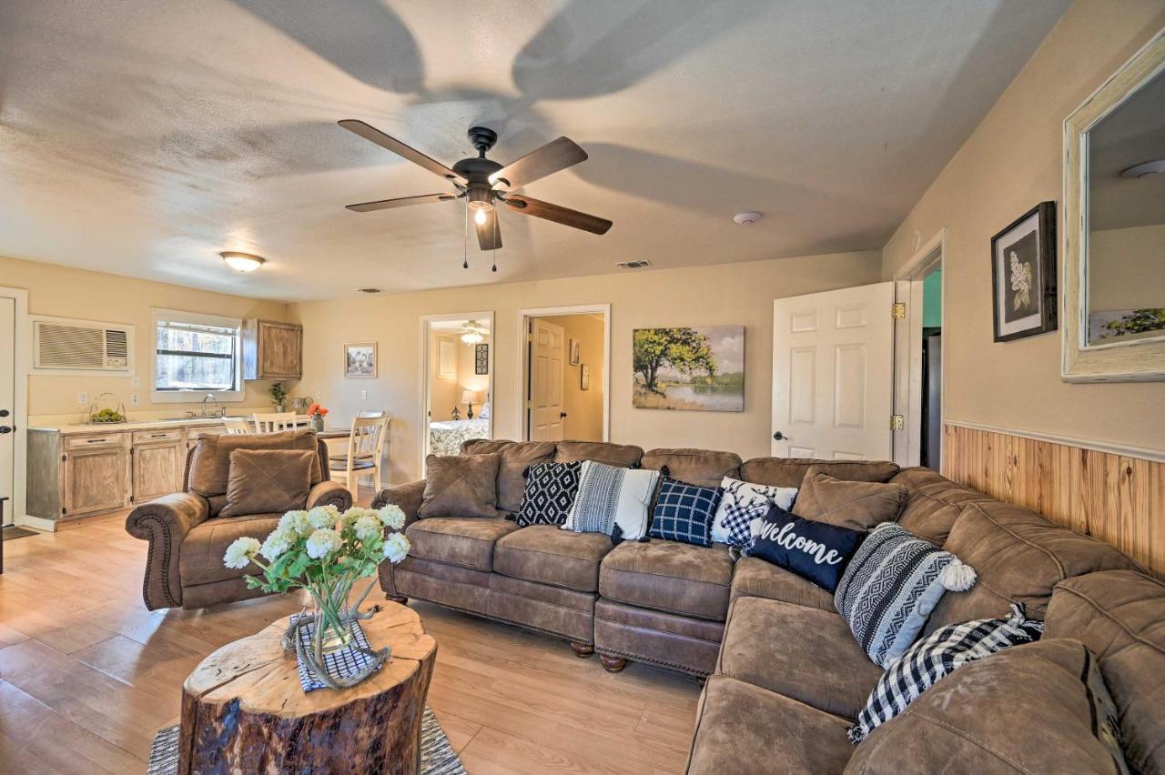 Vila Pet-Friendly Shady Oaks Broken Bow Gem With Patio! Exteriér fotografie