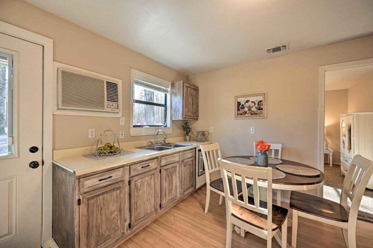 Vila Pet-Friendly Shady Oaks Broken Bow Gem With Patio! Exteriér fotografie