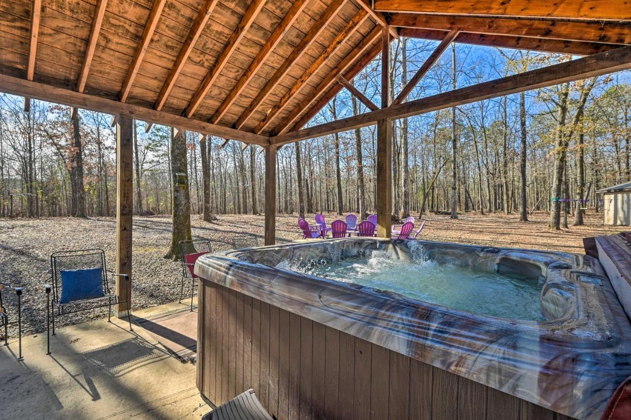 Vila Pet-Friendly Shady Oaks Broken Bow Gem With Patio! Exteriér fotografie