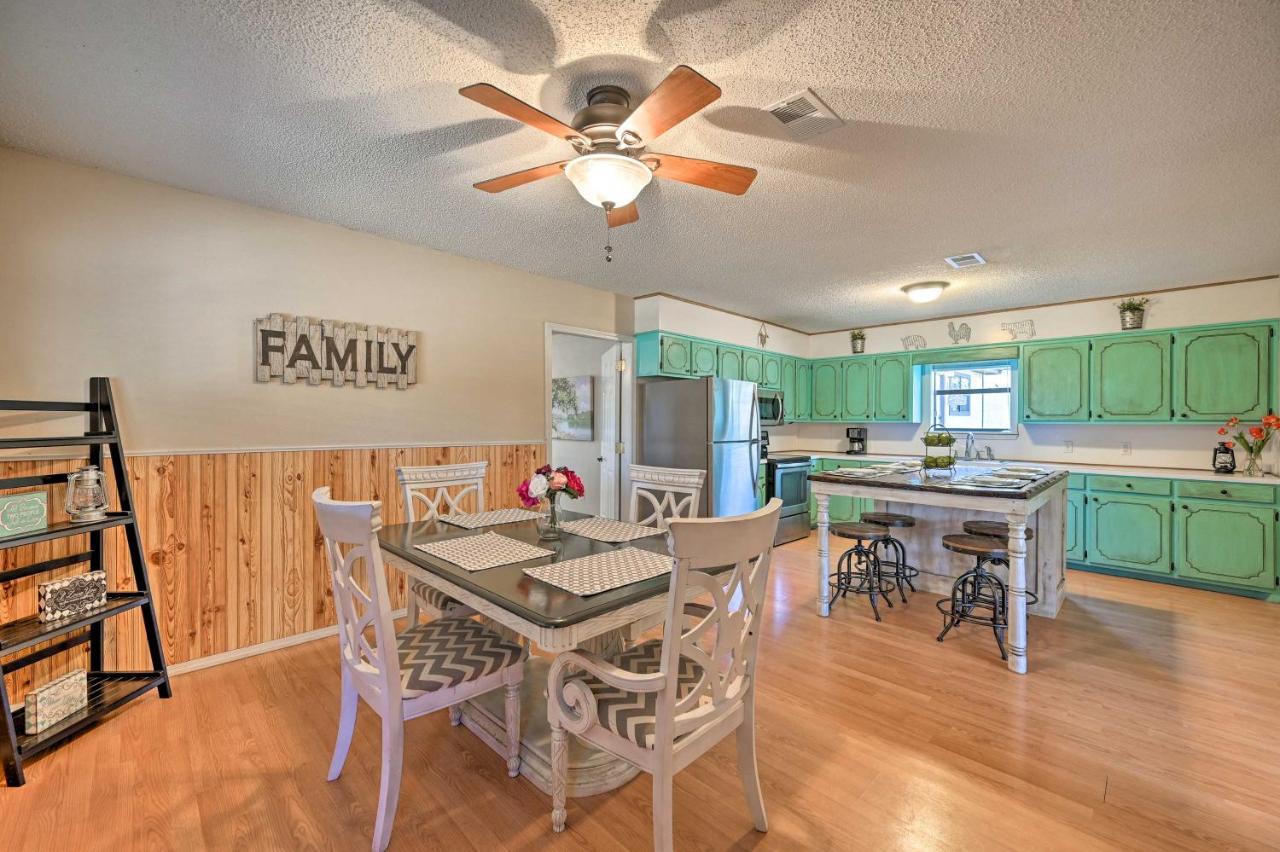 Vila Pet-Friendly Shady Oaks Broken Bow Gem With Patio! Exteriér fotografie