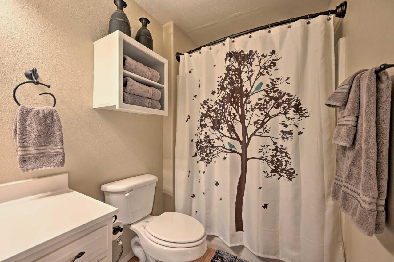 Vila Pet-Friendly Shady Oaks Broken Bow Gem With Patio! Exteriér fotografie